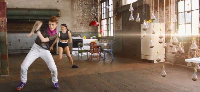 Słyszeliście już nową piosenkę genialnej Kieszy? (VIDEO)