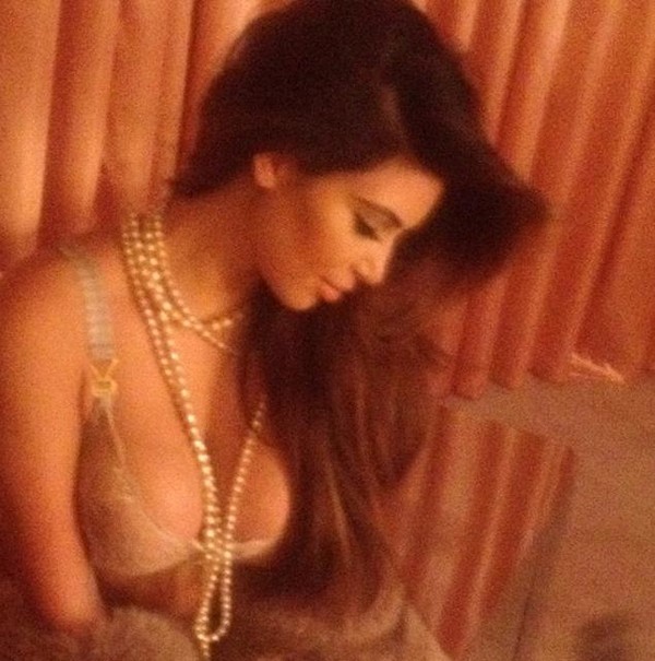 W czym Kim idzie do łóżka? (FOTO) W czym Kim idzie do łóżka? (FOTO)