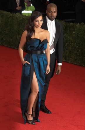 Kim Kardashian chciała być jak Angelina Jolie? (FOTO)