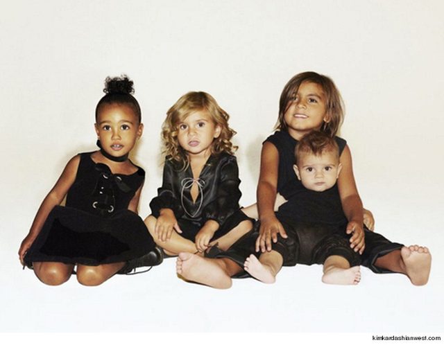 Swiąteczna kartka Kardashianów 2016 (FOTO)