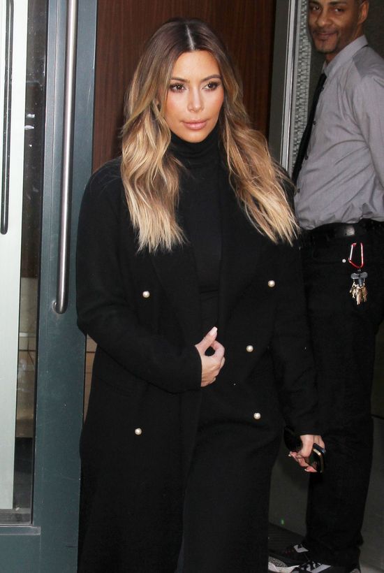 Kim Kardashian robi makijaż przez 3 godziny! (VIDEO)