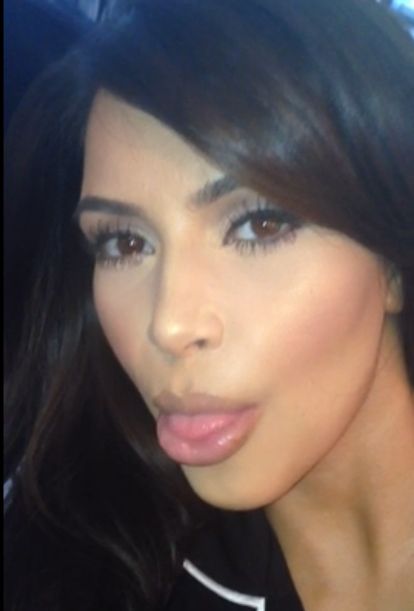 Kim Kardashian robi słodkie minki do Nori? (VIDEO)