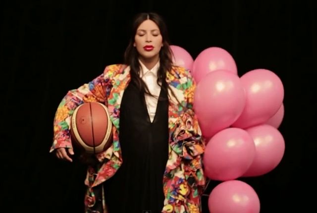 Backstage z sesji ciężarnej Kim Kardashian! (VIDEO)  