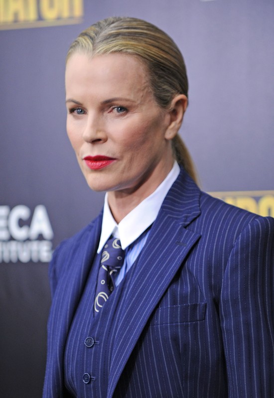 Coś niedobrego dzieje się z twarzą Kim Basinger (FOTO)
