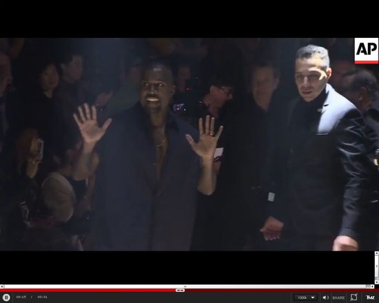 WYBUCZELI Kim i Kanye na pokazie Lanvin w Paryżu [VIDEO]