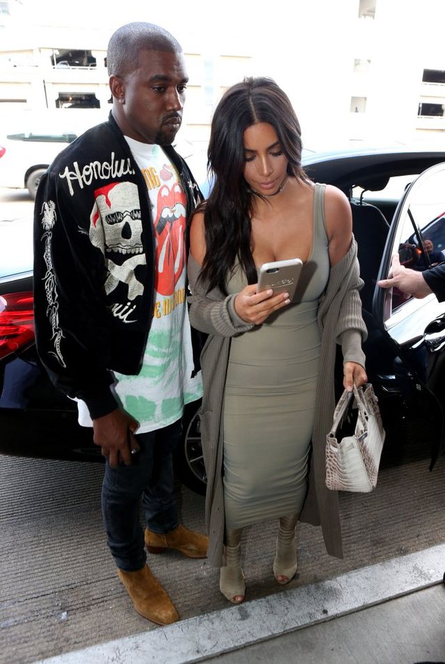 Jest tak ŹLE? Kim Kardashian pomaga KARMIĆ Kanye Westa w szpitalu Jest tak ŹLE? Kim Kardashian pomaga KARMIĆ Kanye Westa w szpitalu