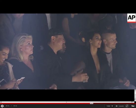 WYBUCZELI Kim i Kanye na pokazie Lanvin w Paryżu [VIDEO]