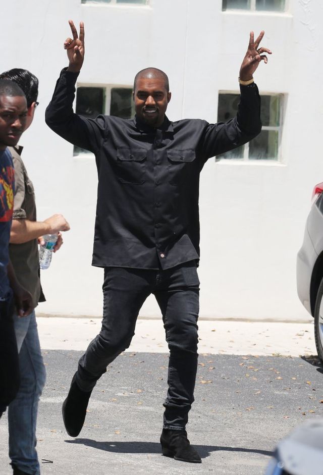 Jest tak ŹLE? Kim Kardashian pomaga KARMIĆ Kanye Westa w szpitalu Jest tak ŹLE? Kim Kardashian pomaga KARMIĆ Kanye Westa w szpitalu