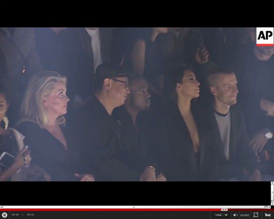 WYBUCZELI Kim i Kanye na pokazie Lanvin w Paryżu [VIDEO]