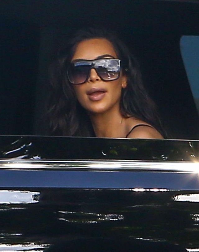 Jest tak ŹLE? Kim Kardashian pomaga KARMIĆ Kanye Westa w szpitalu Jest tak ŹLE? Kim Kardashian pomaga KARMIĆ Kanye Westa w szpitalu