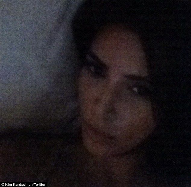 Kim Kardashian chwali się pupą (FOTO)