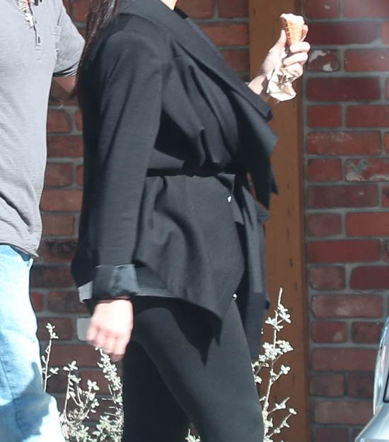 Kim Kardashian ulega ciążowym zachciankom (FOTO)