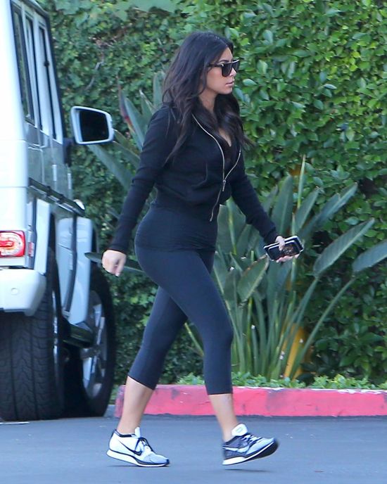 W czym Kim Kardashian chodzi do swojego biura? (FOTO)