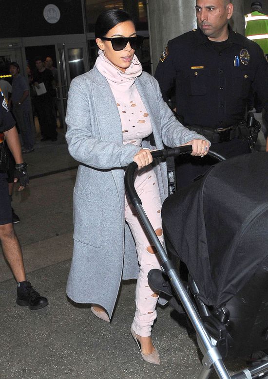 Kim Kardashian jak ser z dziurami (FOTO)