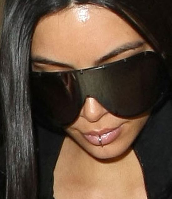 Kim Kardashian wyszła z domu. Widać łuszczycę na jej twarzy? (FOTO)