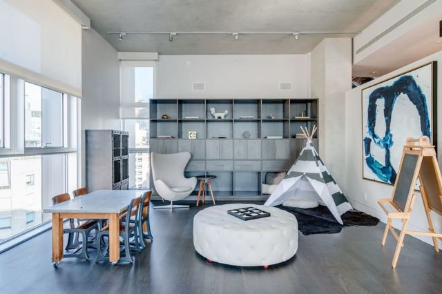 Tak Kim Kardashian mieszka, gdy zatrzymuje się w Nowym Jorku Tak Kim Kardashian mieszka, gdy zatrzymuje się w Nowym Jorku