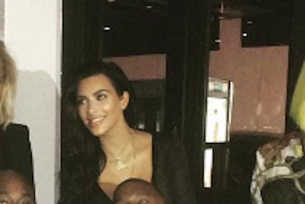 To zdjęcie pokazuje, jak bardzo Kim zafascynowana jest Bey, a ona ma ją w...