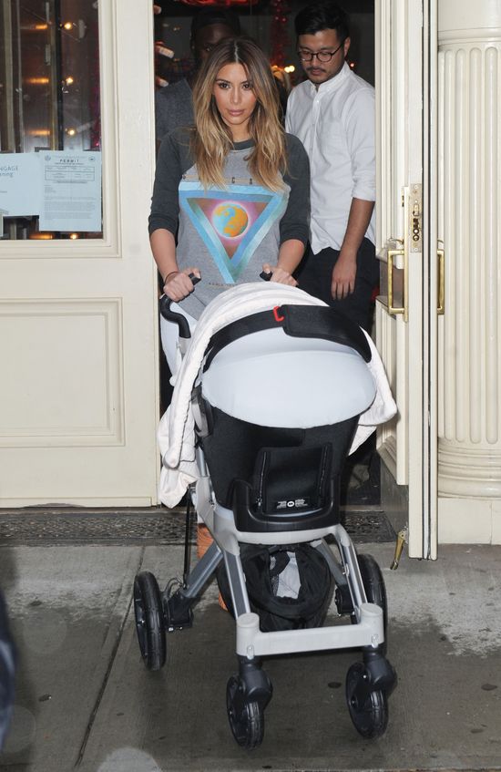 Sztuczna pupa w obcisłych jeansach? (FOTO)