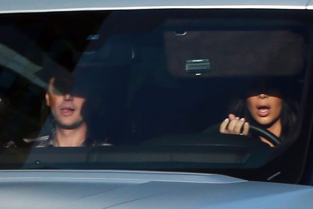 Kim Kardashian przed gabinetem pielęgnacji laserowej (FOTO)