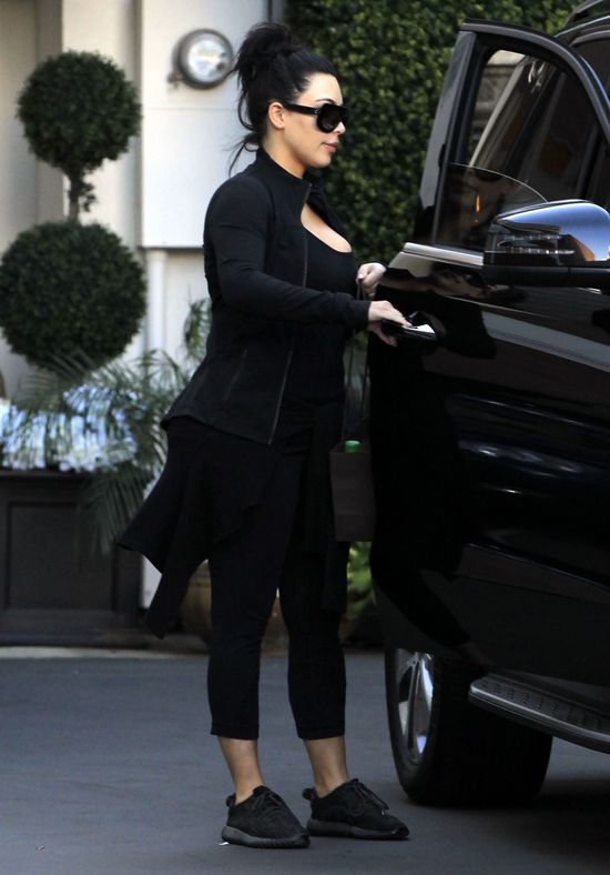 Kim Kardashian bez makijażu i bez sexy stylizacji (FOTO)