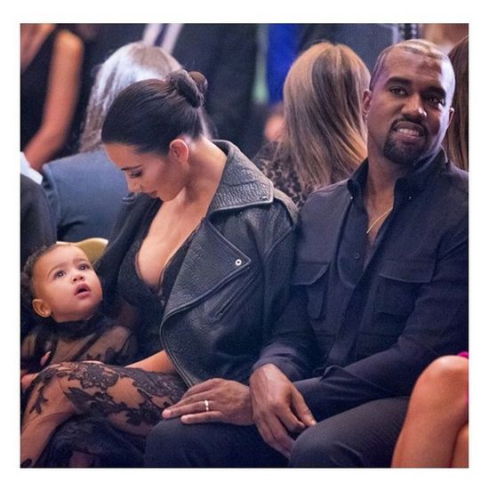 Co Kourtney Kardashian myśli o stylu wychowawczy Kim? (FOTO)