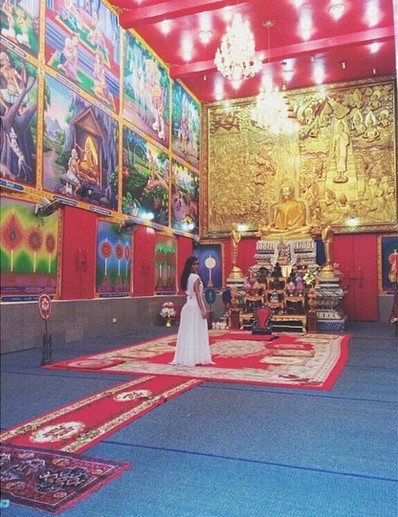 Kim Kardashian pozuje w bikini (FOTO)