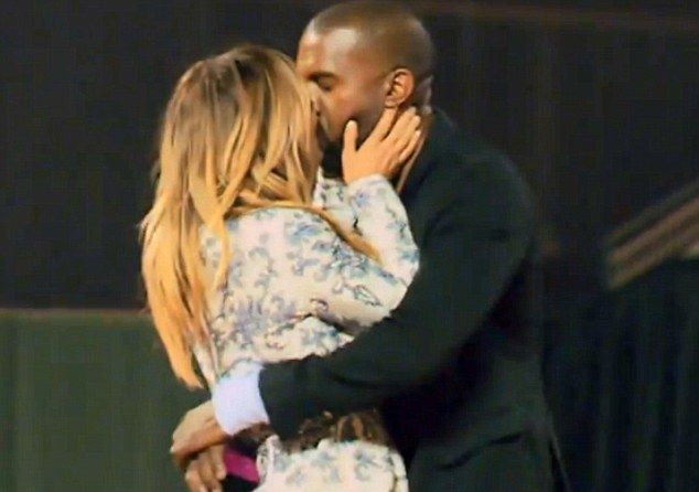 Kim Kardashian robi makijaż przez 3 godziny! (VIDEO)