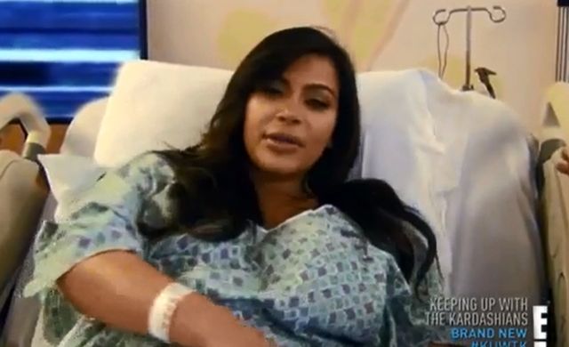 Kim Kardashian oglądała w lustrze swoją waginę (VIDEO) Kim Kardashian oglądała w lustrze swoją waginę (VIDEO)