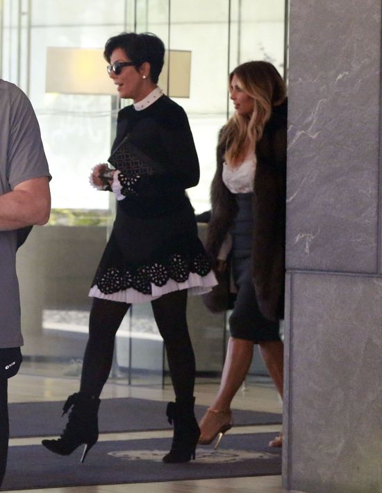 Kim Kardashian, narzeczona w futrze (FOTO)