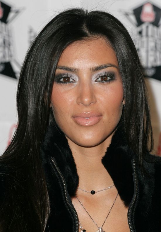 Co się stało z twarzą Kim Kardashian? (FOTO)