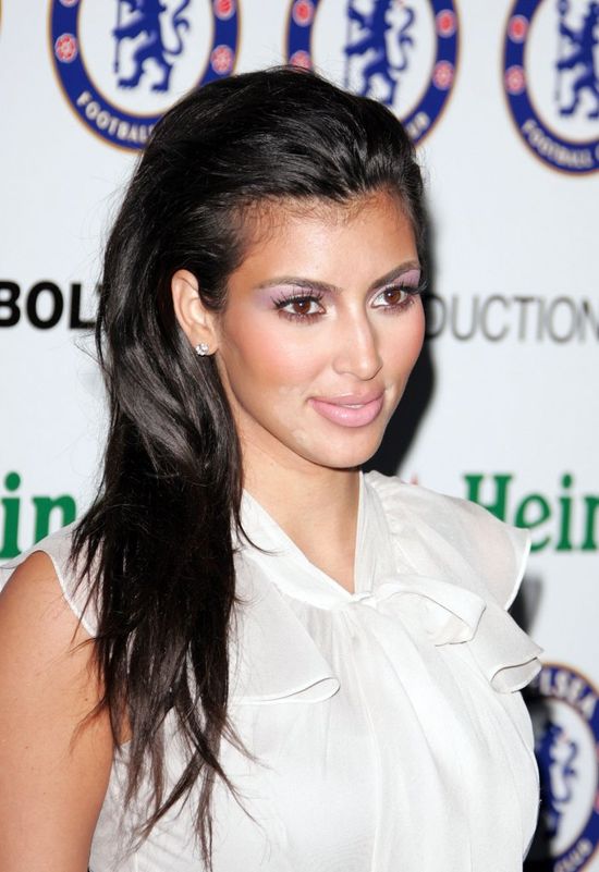 US Weekly: Kim Kardashian ma twarz pełną WYPEŁNIACZY!