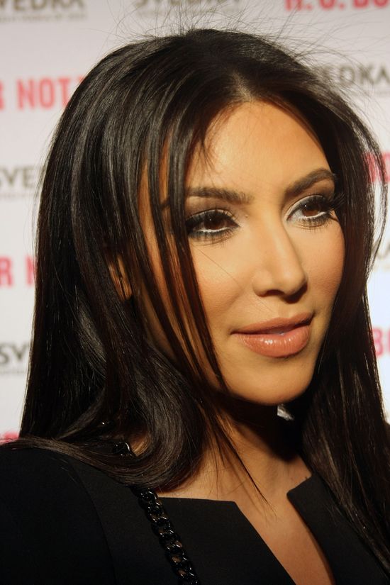 Co się stało z twarzą Kim Kardashian? (FOTO)