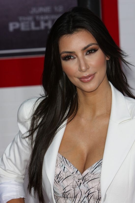 Co się stało z twarzą Kim Kardashian? (FOTO)