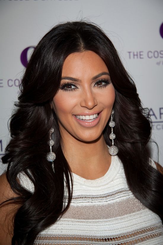 Co się stało z twarzą Kim Kardashian? (FOTO)