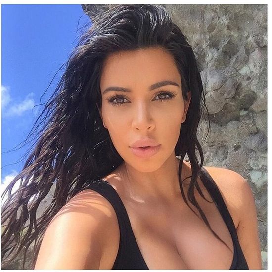 Kim Kardashian skopała pupę Beyonce (FOTO)