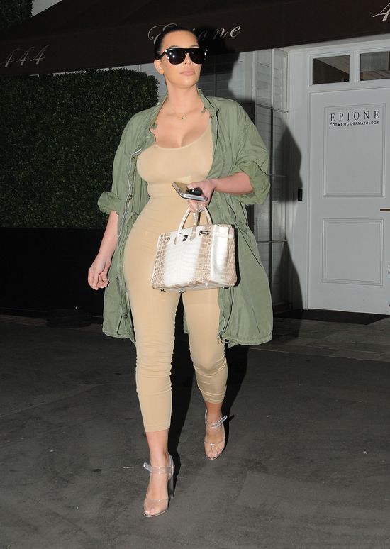 Stęskniłeś się za pupą Kim? Zapomnij o niej! (FOTO)