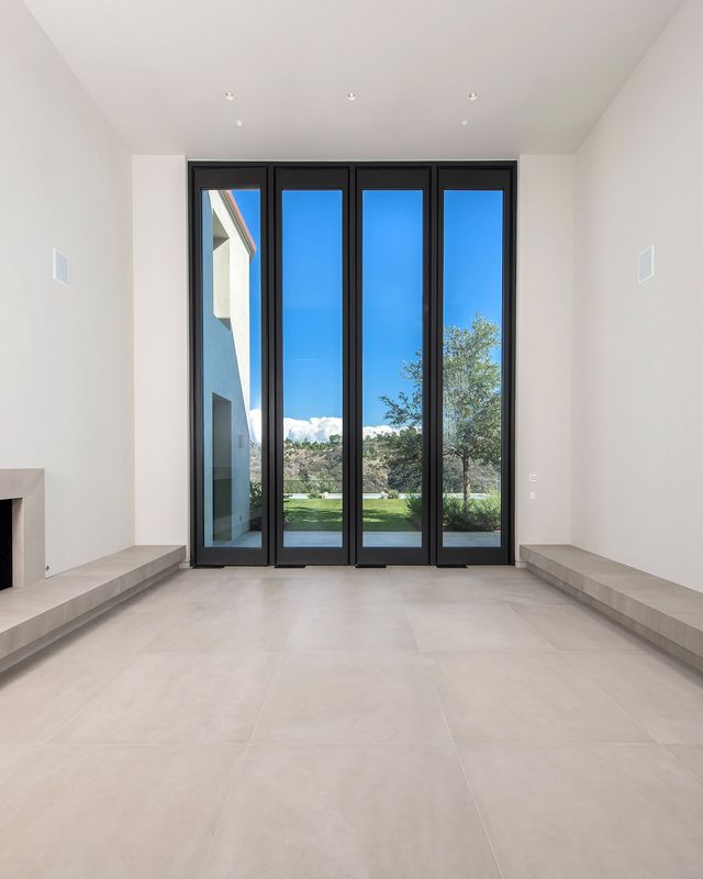  Kim Kardashian i Kanye West sprzedają swoją willę za 17 milionów dolarów