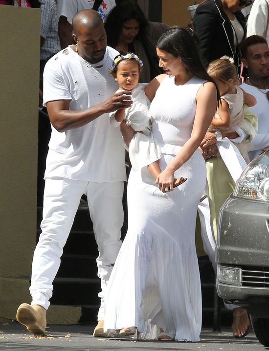 Kanye West napisał do Kim Kardashian list, w którym... Kanye West napisał do Kim Kardashian list, w którym...