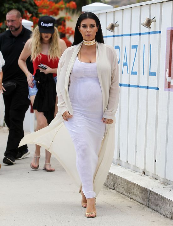 Rozstępy niszczą ciało Kim Kardashian (FOTO)