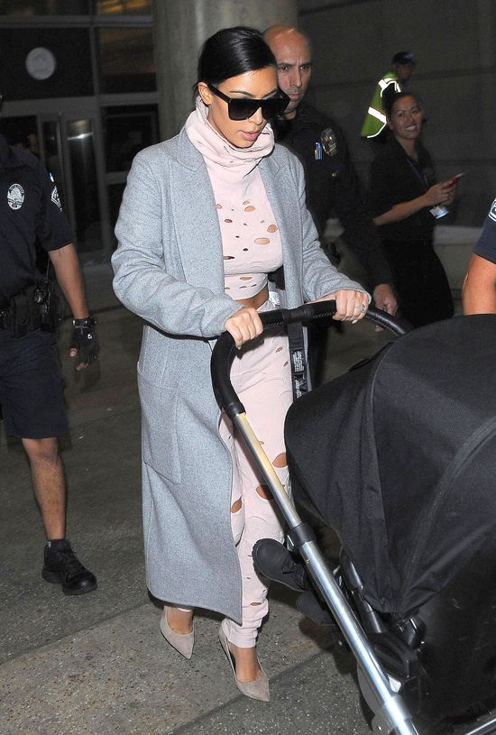 Urodziła dwójkę dzieci i ma taką talię! Kim zazdrości? Urodziła dwójkę dzieci i ma taką talię! Kim zazdrości?