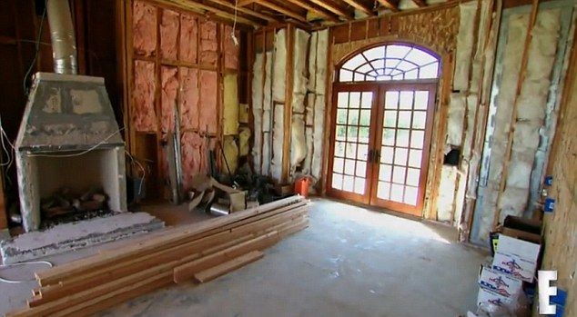 Kim Kardashian robi makijaż przez 3 godziny! (VIDEO)