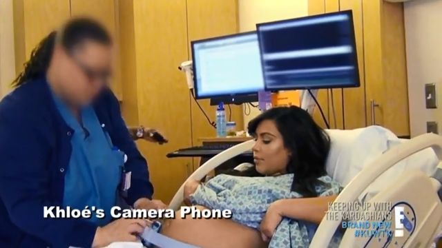 Kim Kardashian oglądała w lustrze swoją waginę (VIDEO) Kim Kardashian oglądała w lustrze swoją waginę (VIDEO)