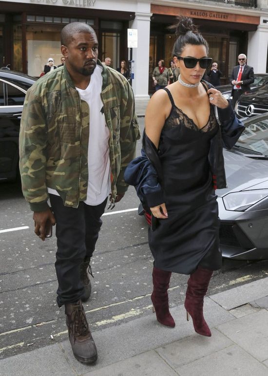 Kim Kardashian właśnie ogłosiła rozwód? Kim Kardashian właśnie ogłosiła rozwód?