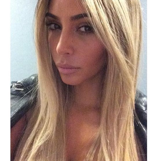 Kim Kardashian wróciła do blondu (FOTO)