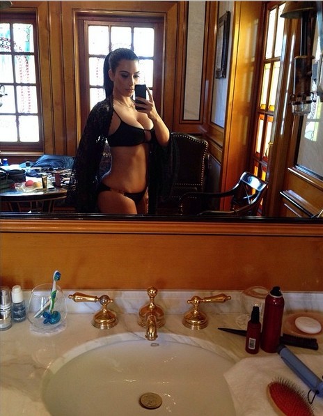 Kim Kardashian w bikini swojej 16-letniej siostry (FOTO)