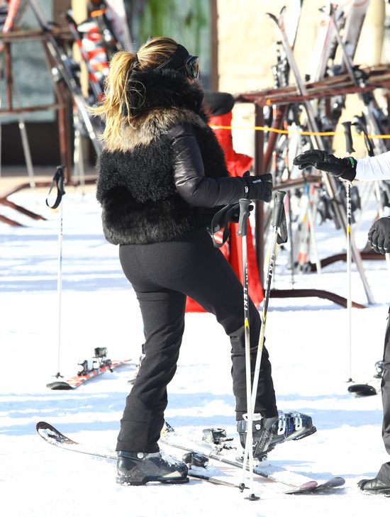 Kim Kardashian i na nartach (FOTO)  
