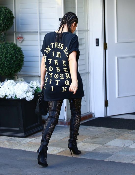 Internauci nie mają litości dla Kim Kardashian! CO ONA MA NA GŁOWIE? Internauci nie mają litości dla Kim Kardashian! CO ONA MA NA GŁOWIE?