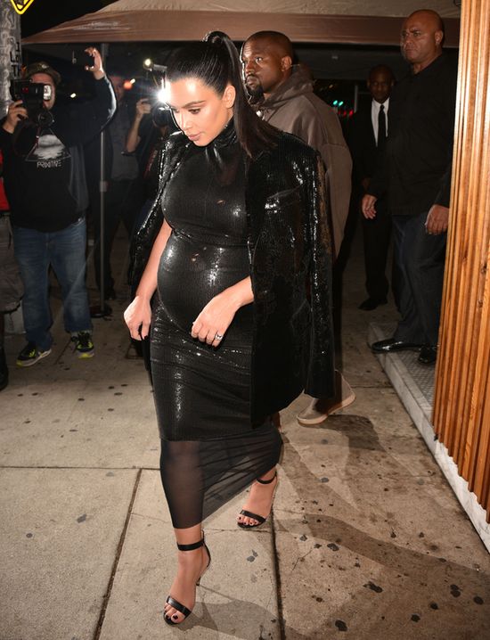 Kim Kardashian niczym dyskotekowa kula (FOTO)