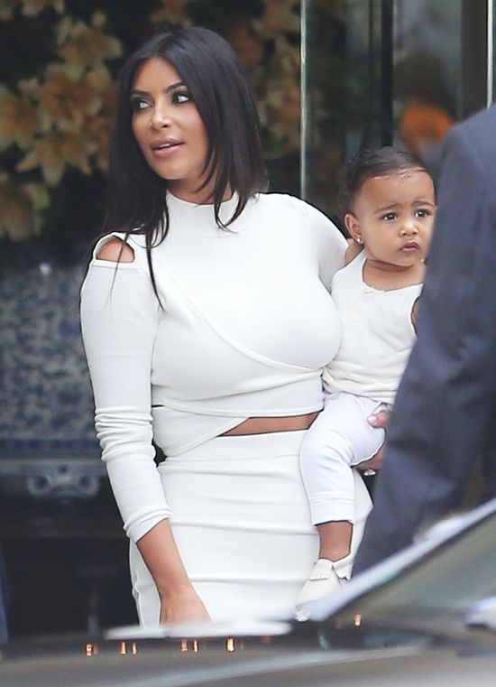 North West postawiła pierwsze publiczne kroczki!