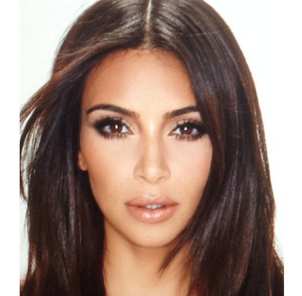 Kreacja Kim Kardashian wzbudziła śmiech na salonach (FOTO)